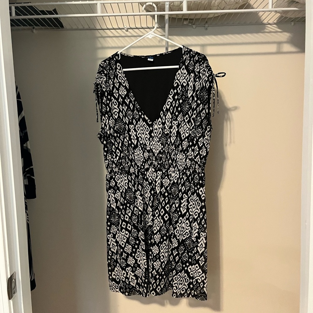 Old navy sleeveless dress lined